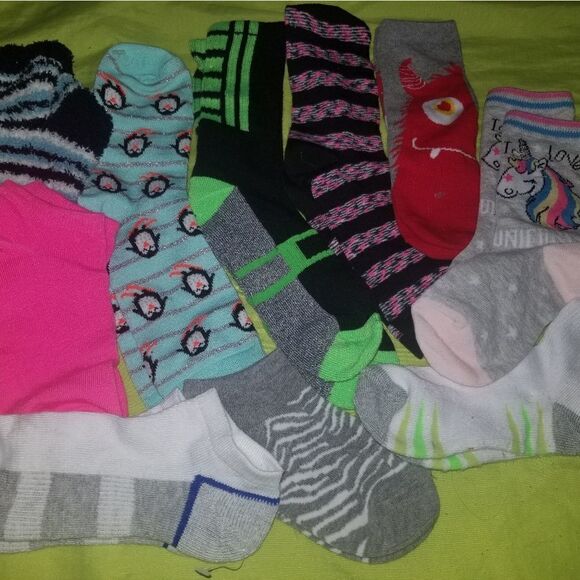 Used (3)pairs🧦 Randomized - Picture 1 of 5